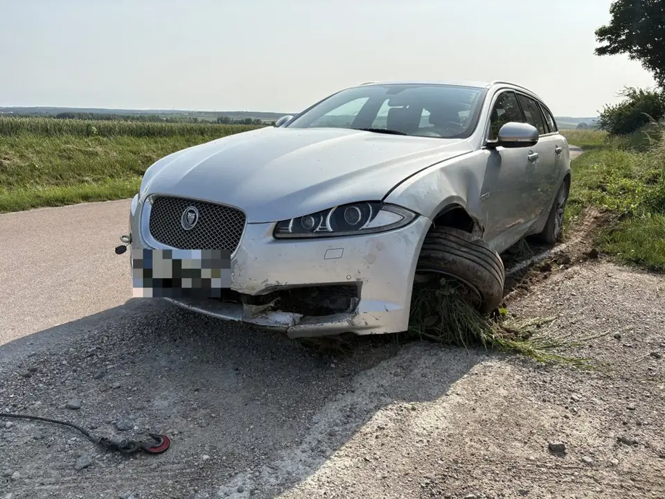 Jaguar XF Sportbrake accidentée rachetée en l'état à Toulouse