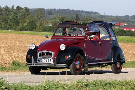 voiture 2cv illustrant un article qui traite des voitures mythiques